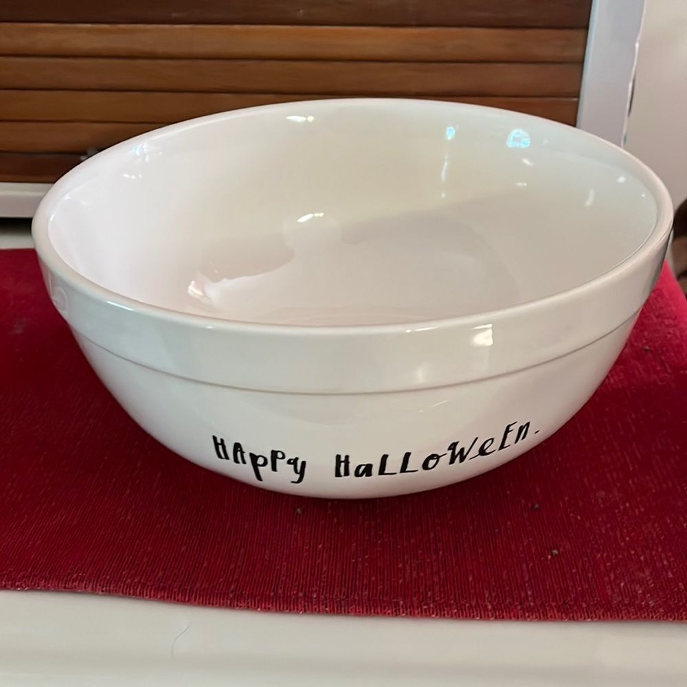 Rae Dunn Happy Halloween bowl